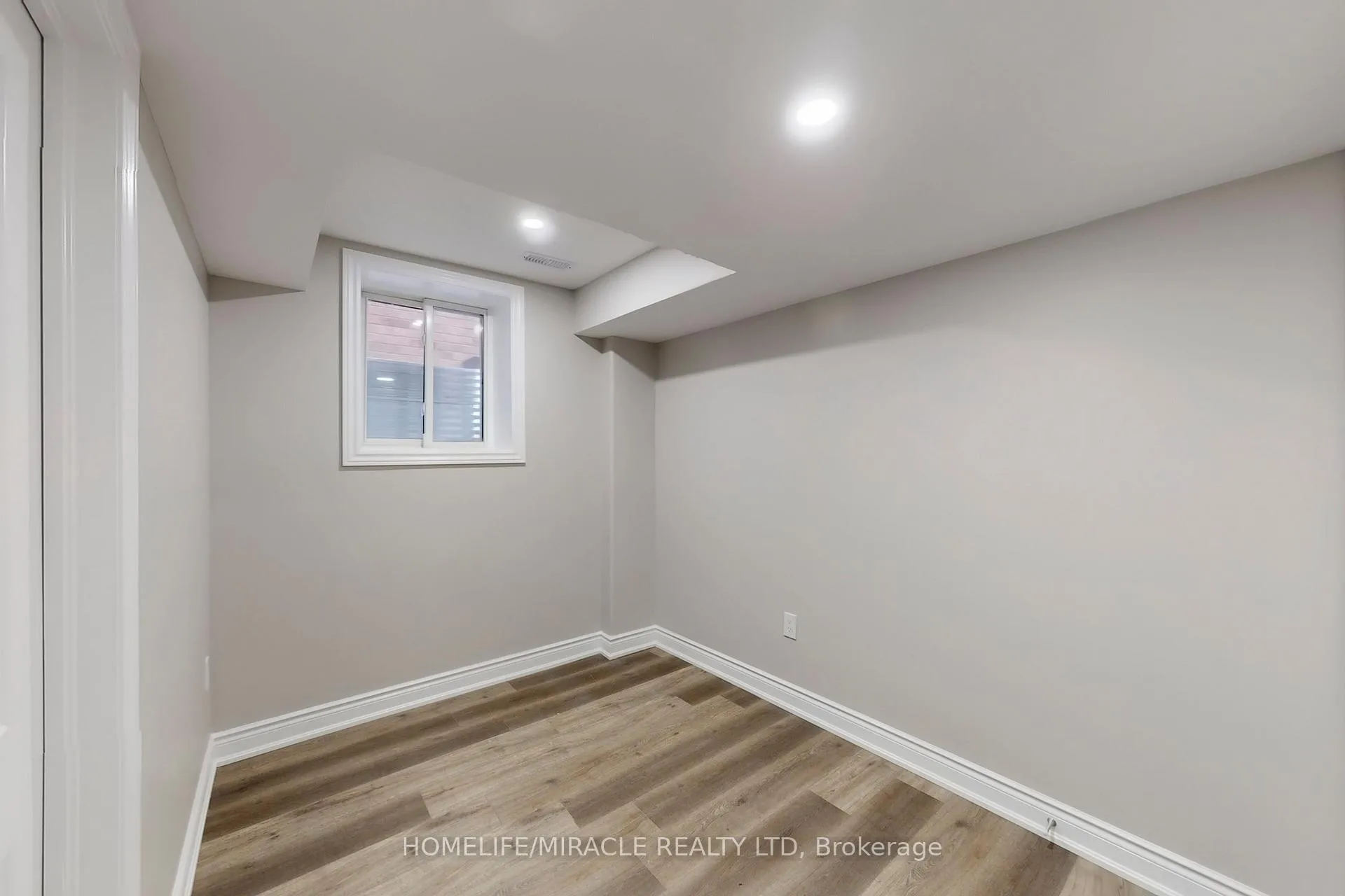 Photo 13 of Unit Bsmnt, 328 Dalgleish Gardens, Milton, Scott — HOMEH
