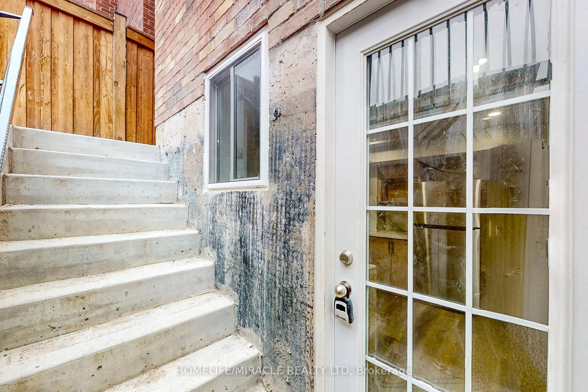 Photo 19 of Unit Bsmnt, 328 Dalgleish Gardens, Milton, Scott — HOMEH