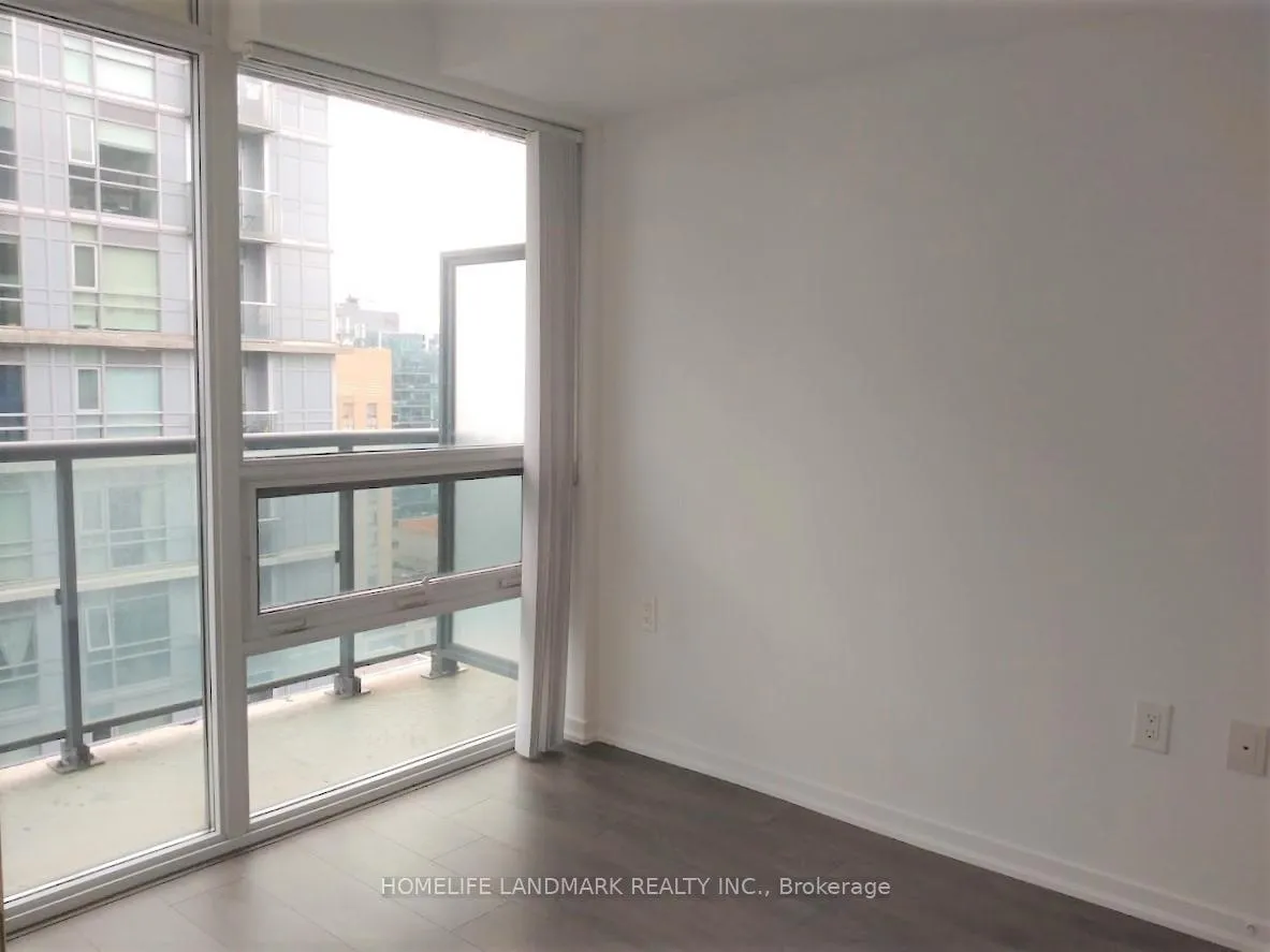 Photo 7 of Unit LPH17, 36 Lisgar Street, Toronto, Little Portugal — HOMEH