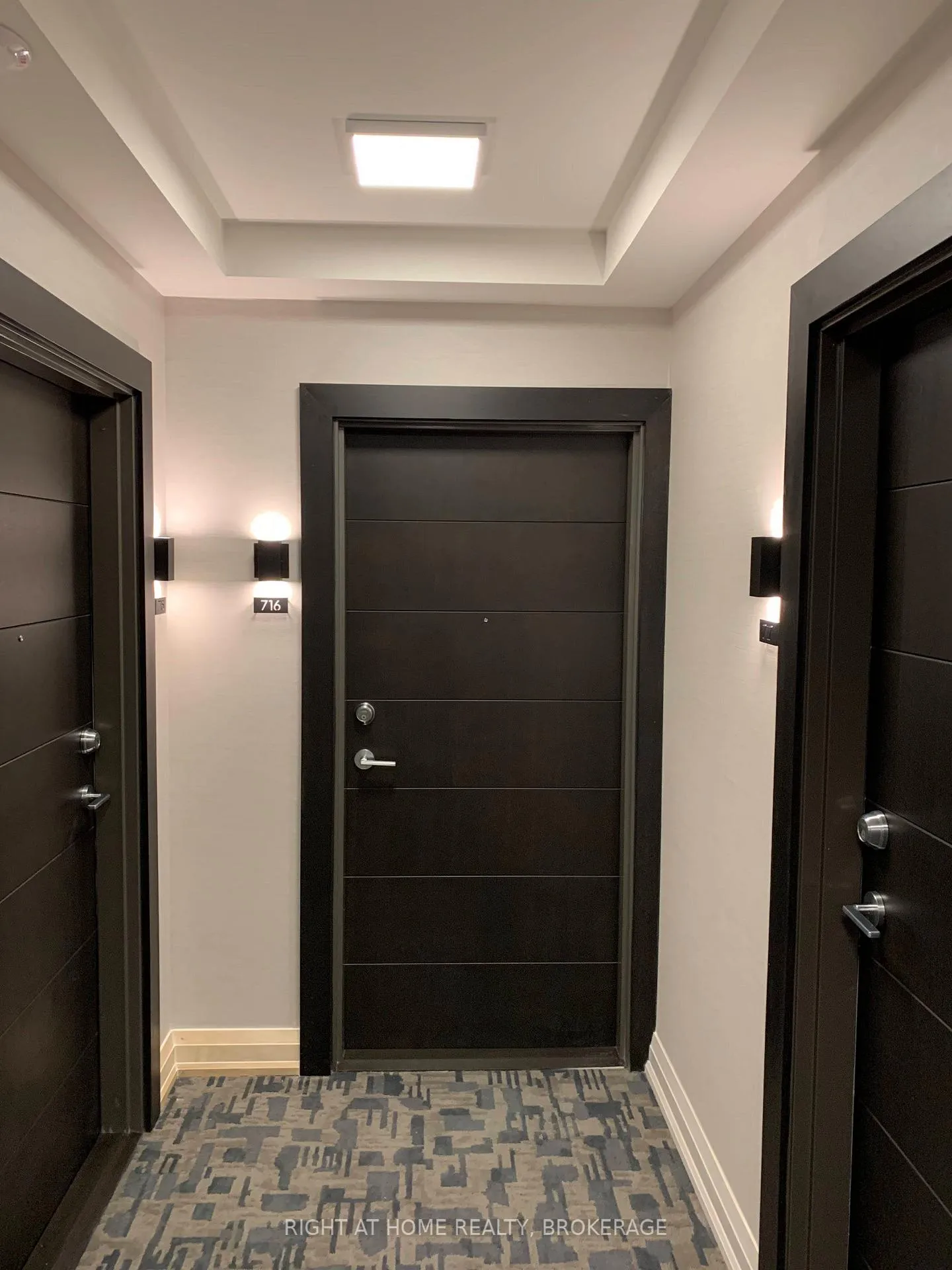 Photo 2 of Unit 716, 212 King William Street, Hamilton, Beasley — HOMEH
