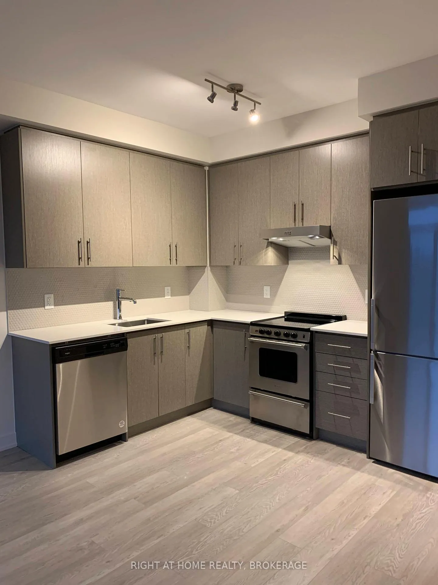 Photo 6 of Unit 716, 212 King William Street, Hamilton, Beasley — HOMEH