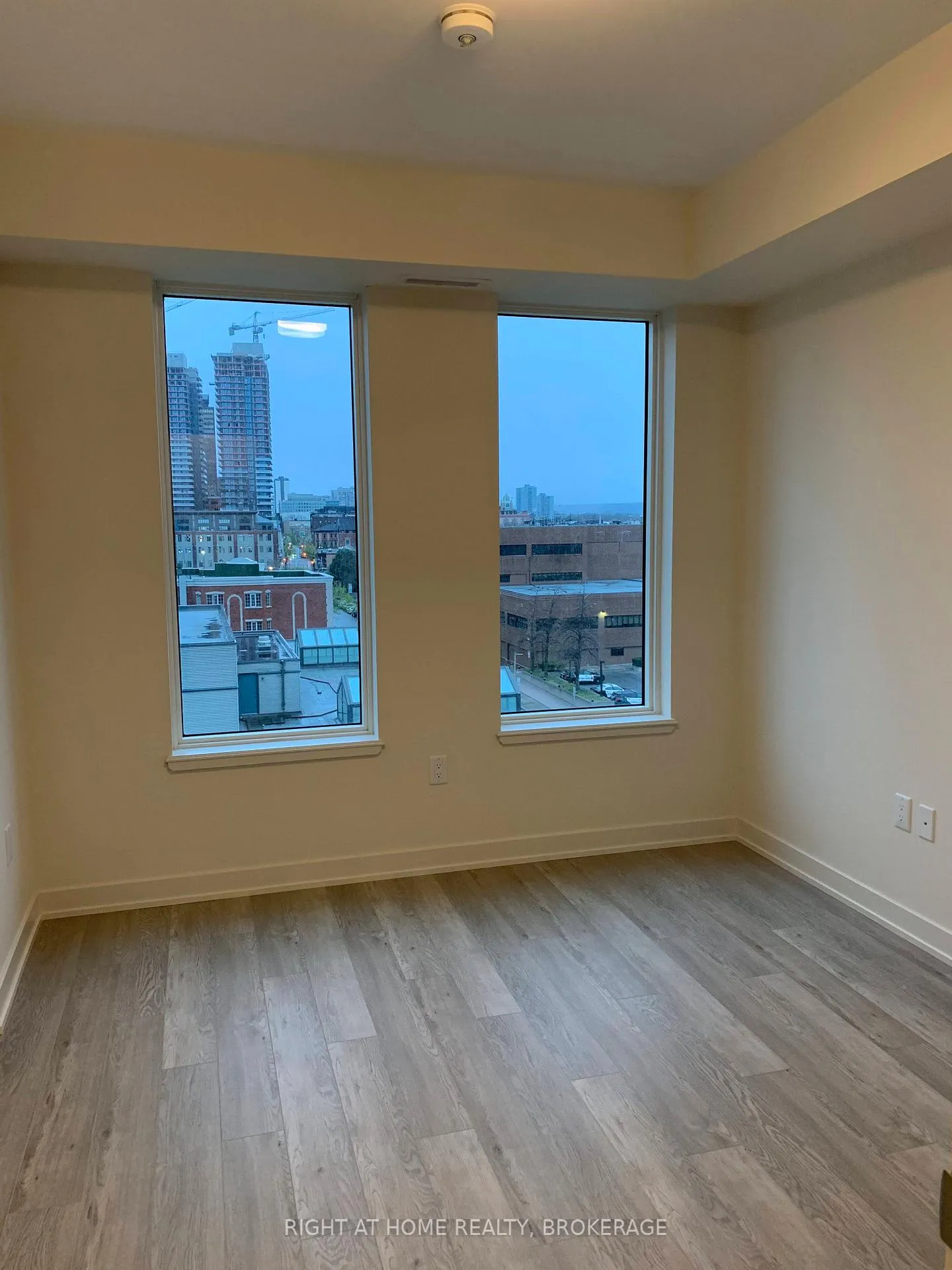 Photo 8 of Unit 716, 212 King William Street, Hamilton, Beasley — HOMEH