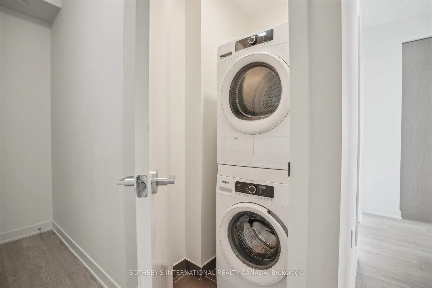 Photo 16 of Unit 403, 212 King William Street, Hamilton, Beasley — HOMEH