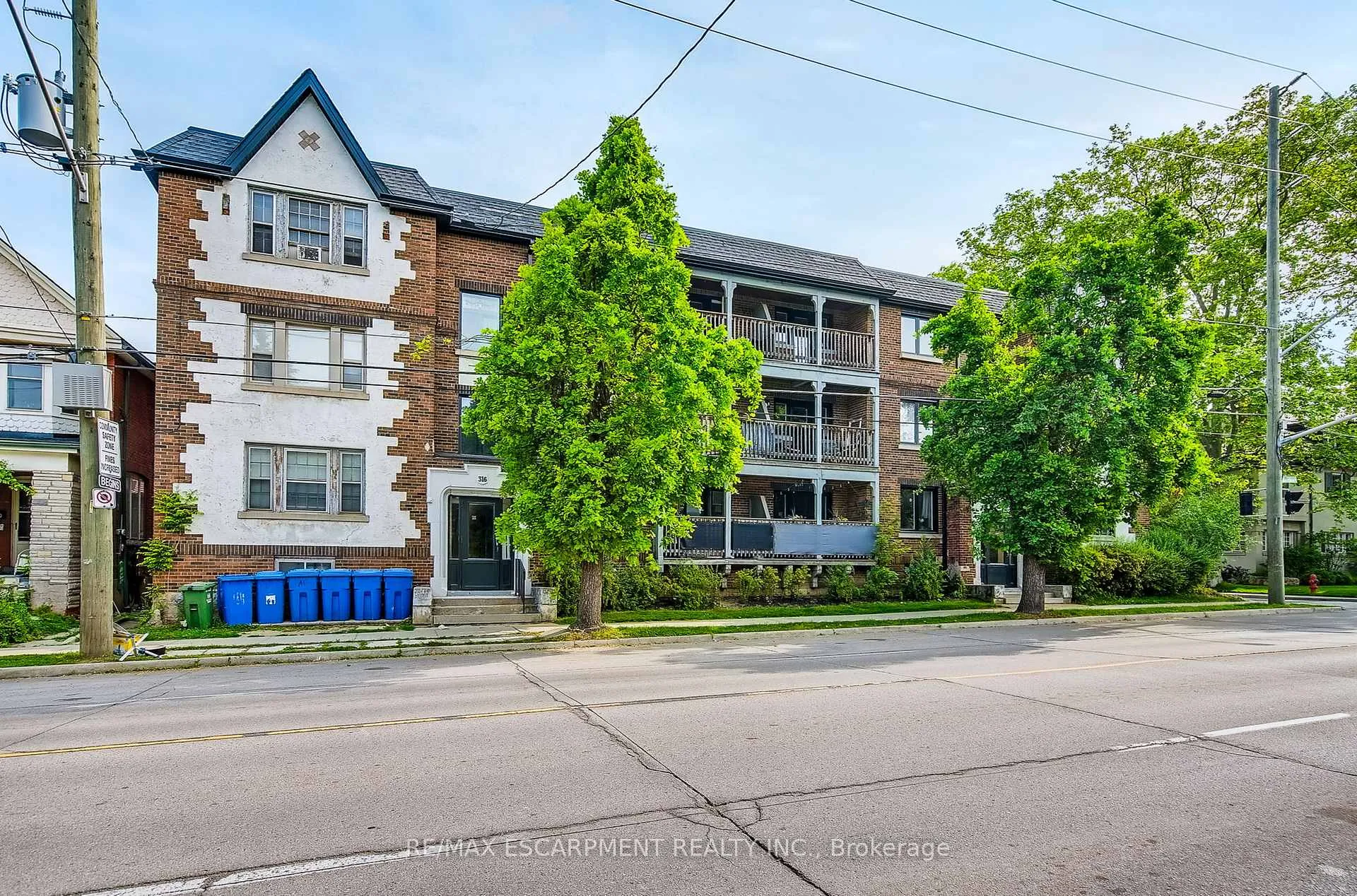 Front of Unit 6, 316 Aberdeen Avenue