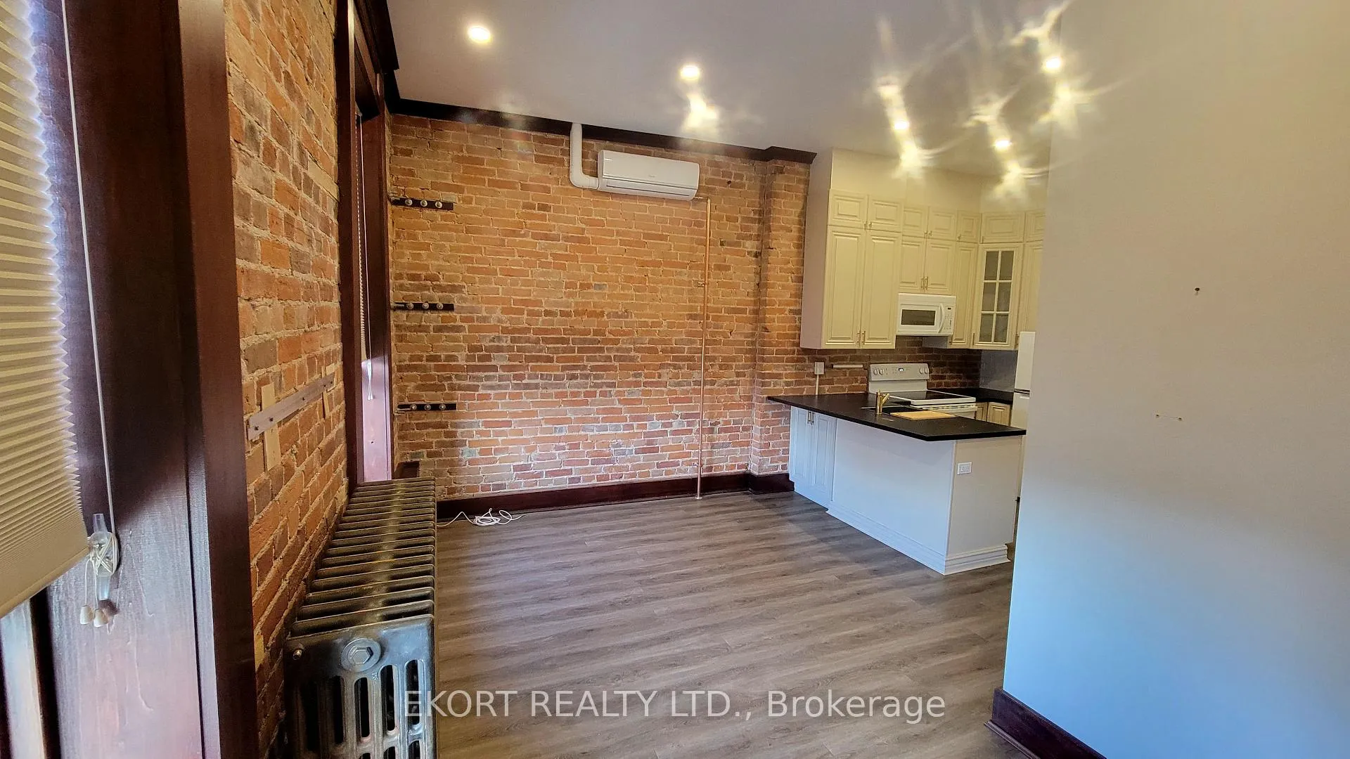 Photo 2 of Unit 9, 251 Front Street, Belleville, Belleville Ward — HOMEH