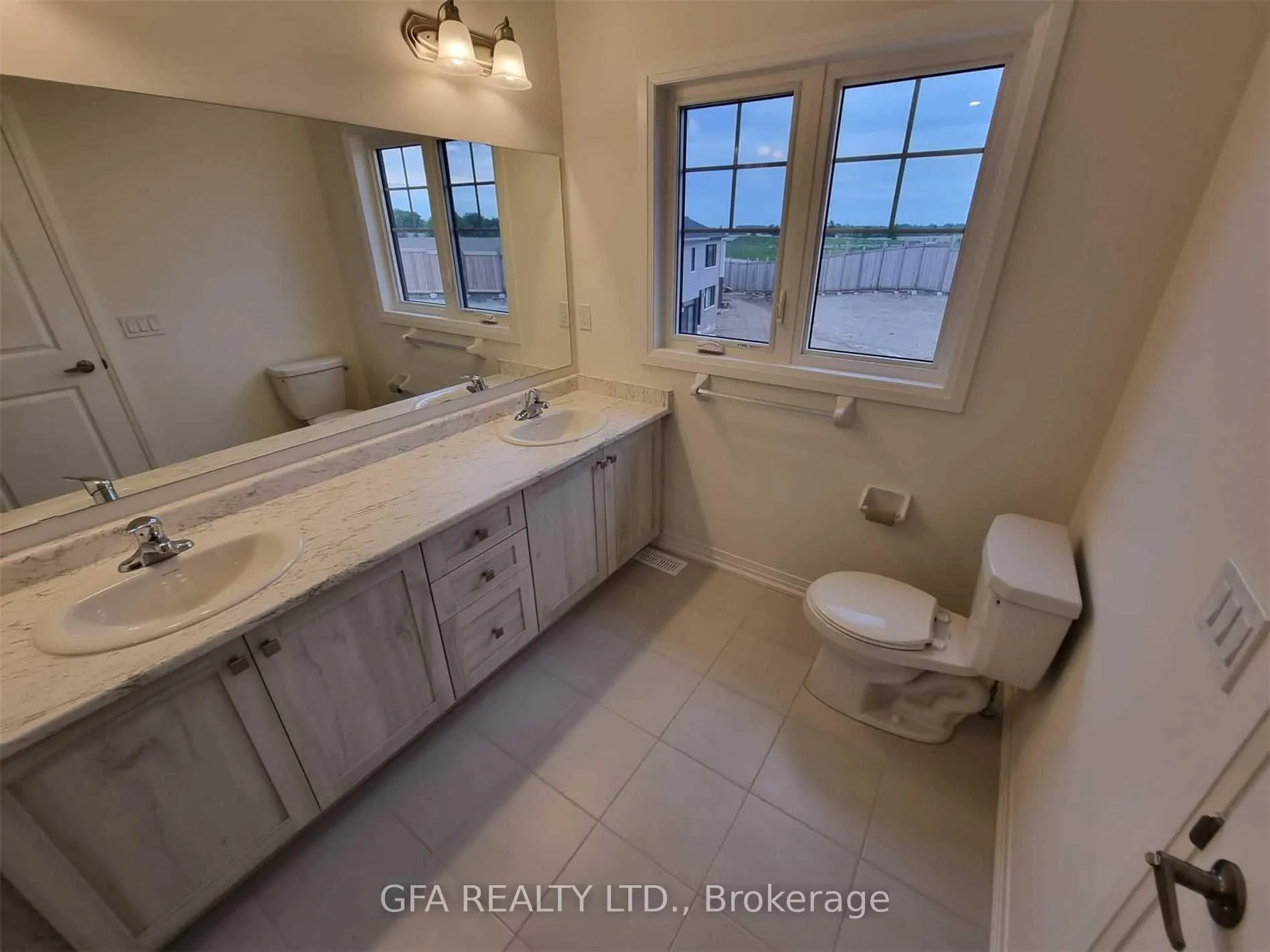 Photo 10 of 263 Provident Way, Hamilton, Mount Hope — HOMEH