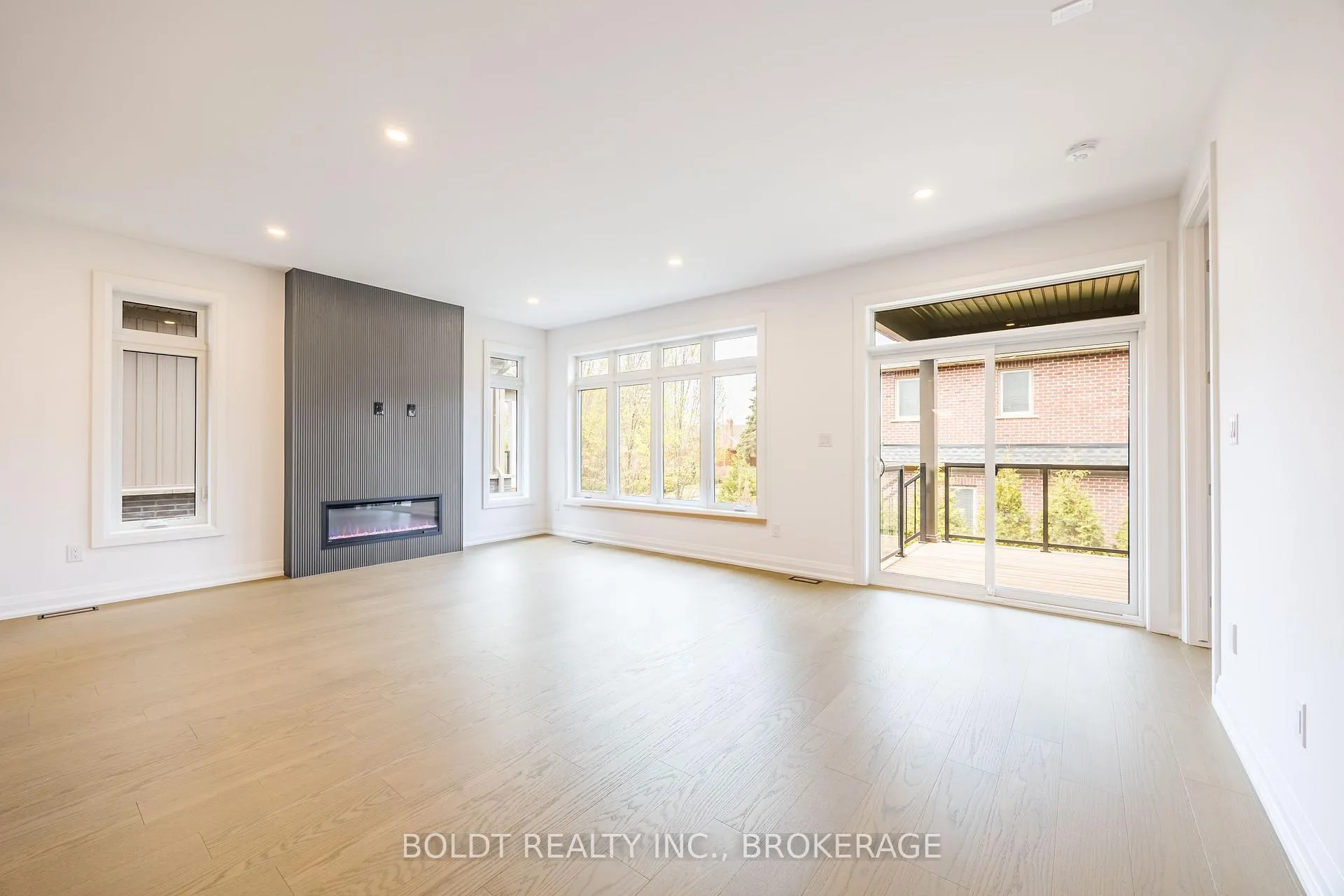 Photo 3 of Unit 5, 205 St. David's Road, Thorold, Confederation Heights — HOMEH