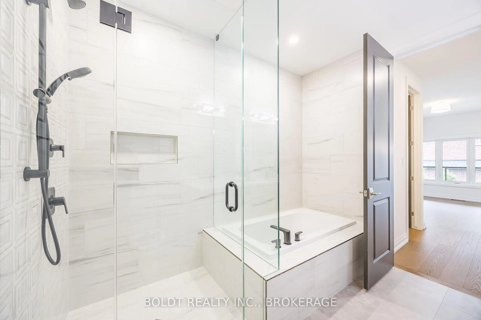 Photo 15 of Unit 5, 205 St. David's Road, Thorold, Confederation Heights — HOMEH