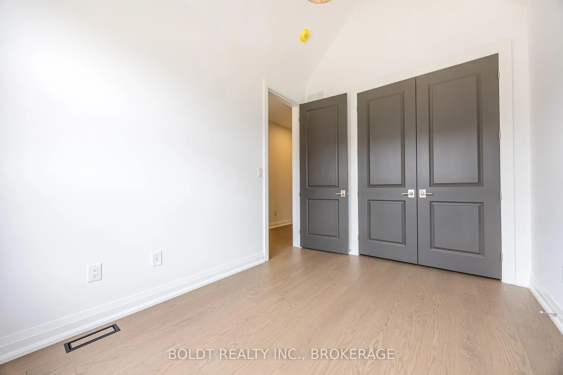 Photo 17 of Unit 5, 205 St. David's Road, Thorold, Confederation Heights — HOMEH