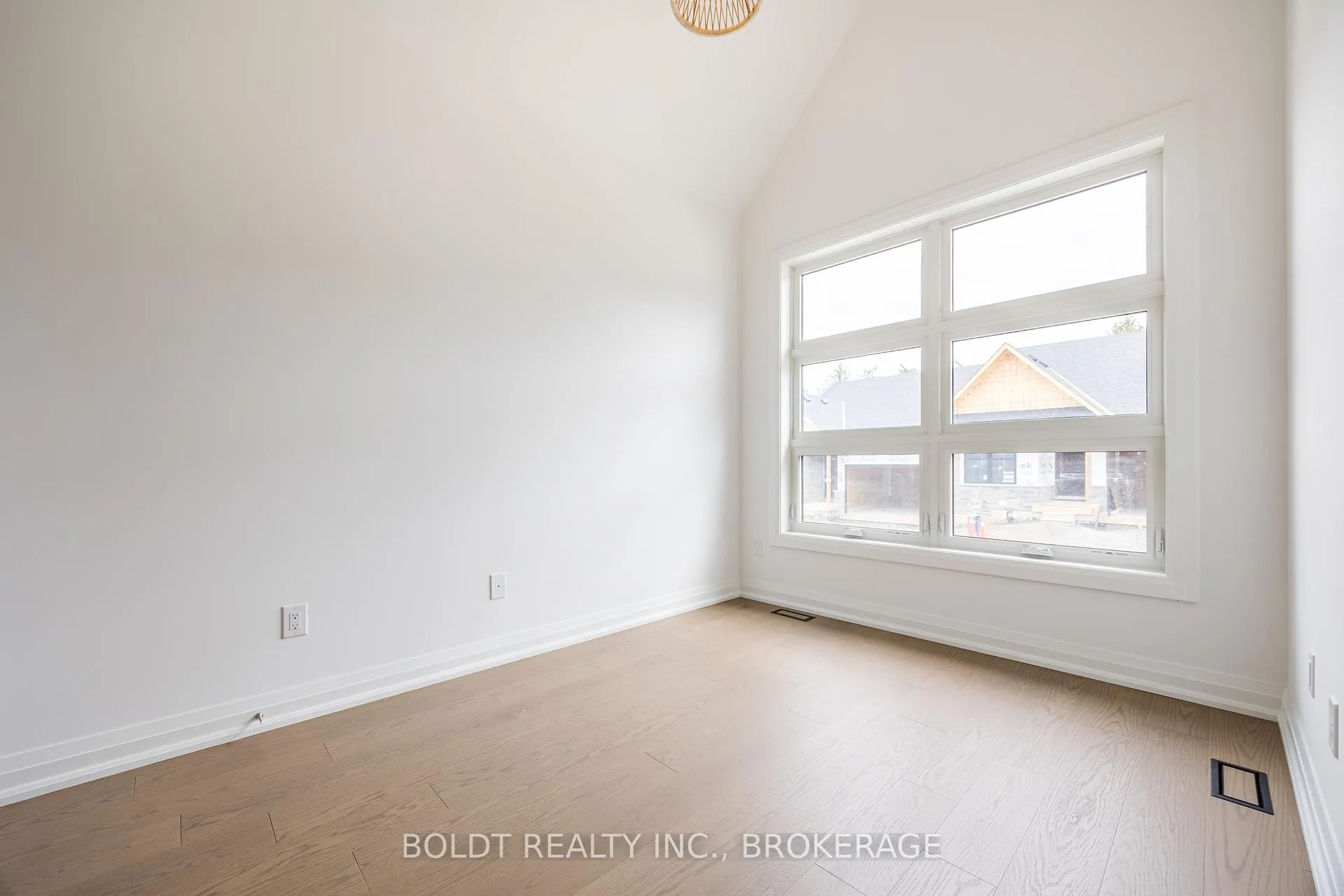 Photo 18 of Unit 5, 205 St. David's Road, Thorold, Confederation Heights — HOMEH