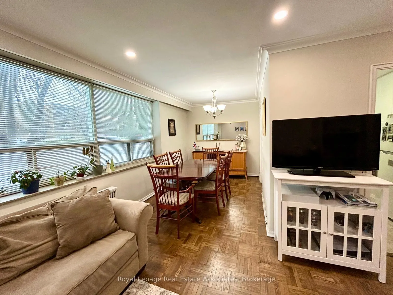 Photo 3 of Unit 1, 6 Meadowbrook Road, Toronto, Englemount-Lawrence — HOMEH