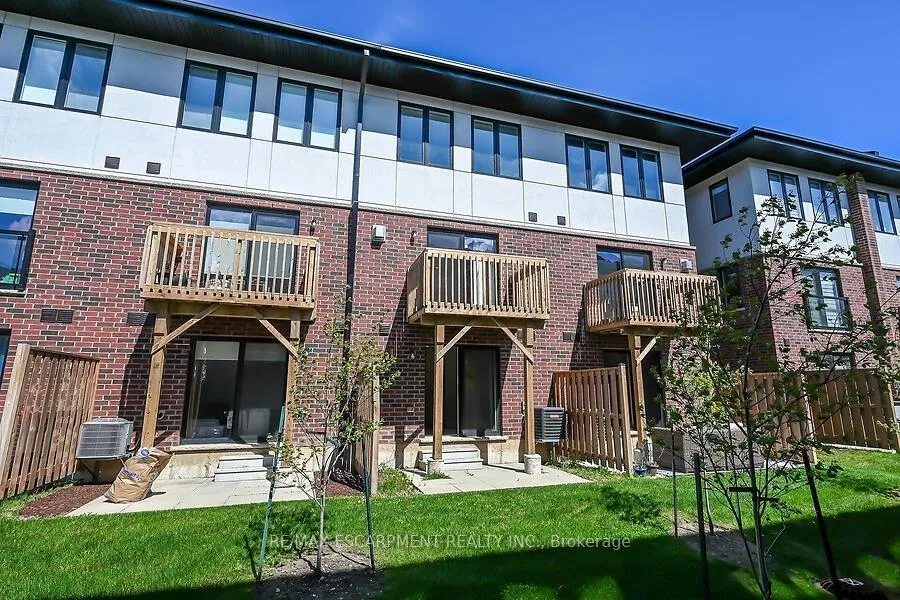 Photo 34 of 17 Markle Crescent, Hamilton, Ancaster — HOMEH
