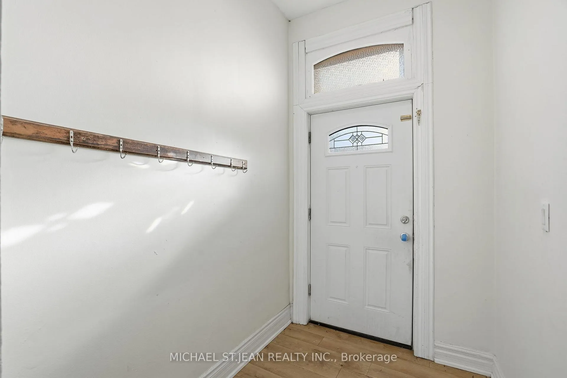 Photo 4 of Unit Upper, 26 Murray Street W, Hamilton, Central — HOMEH
