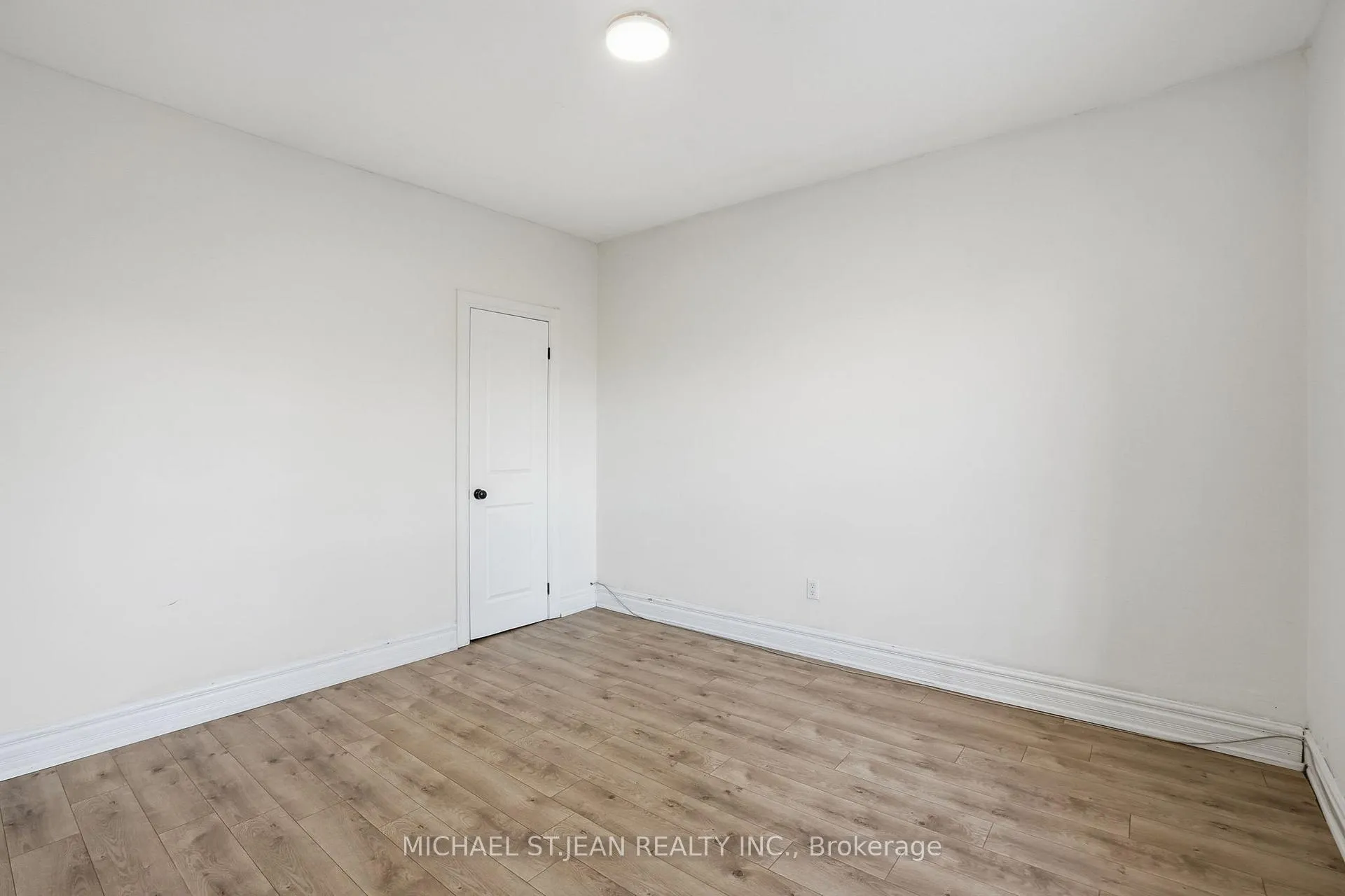 Photo 7 of Unit Upper, 26 Murray Street W, Hamilton, Central — HOMEH