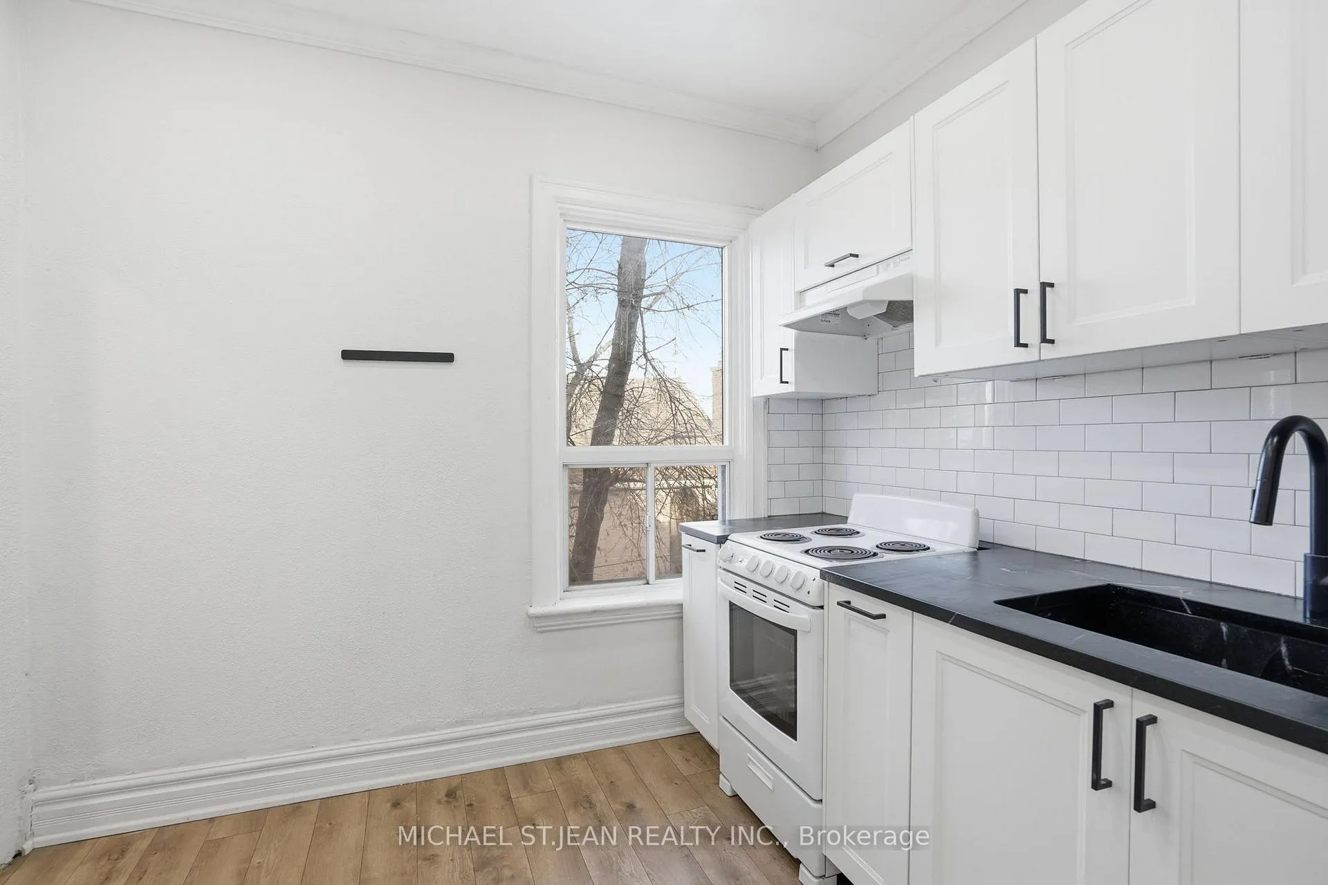 Photo 11 of Unit Upper, 26 Murray Street W, Hamilton, Central — HOMEH