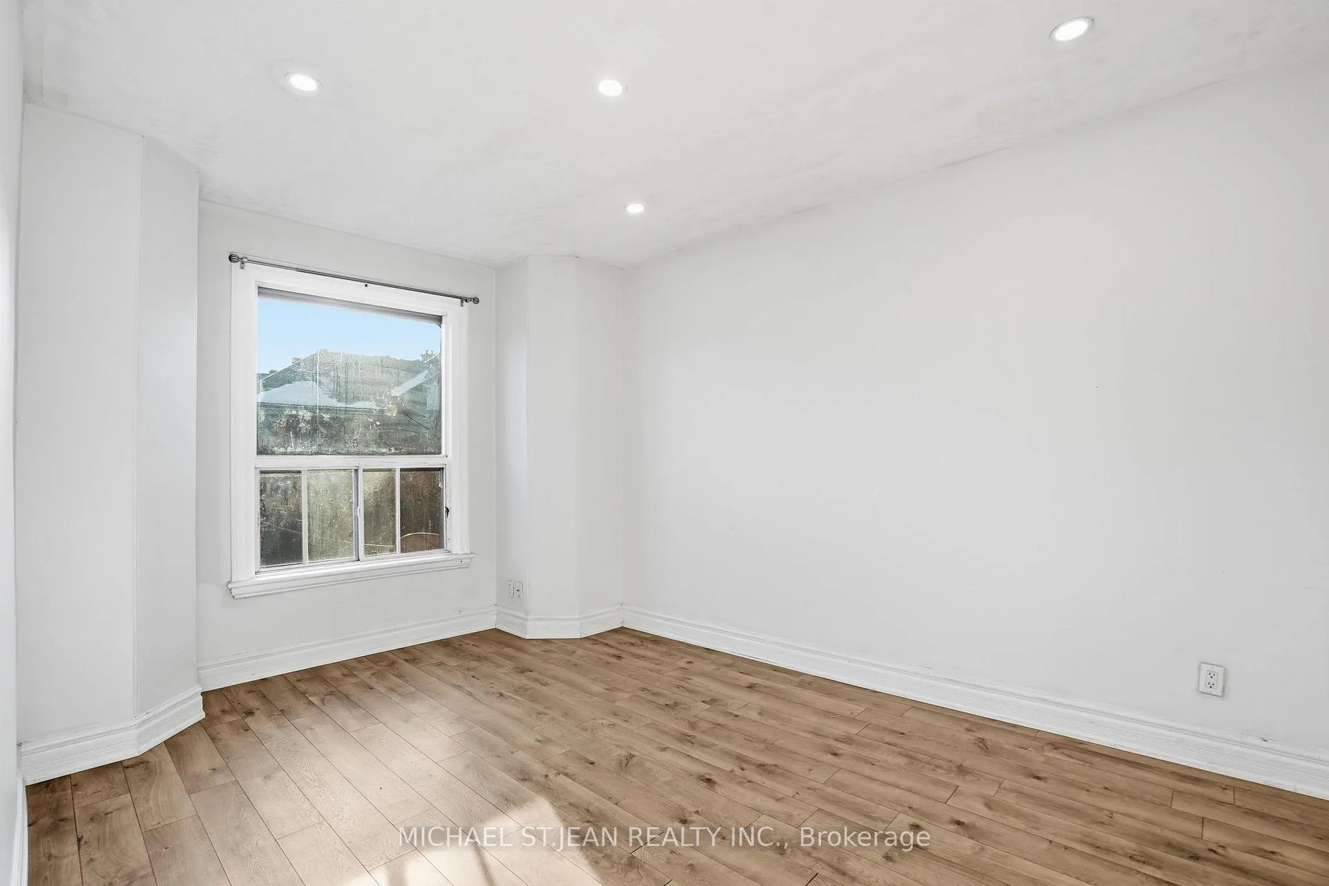 Photo 17 of Unit Upper, 26 Murray Street W, Hamilton, Central — HOMEH