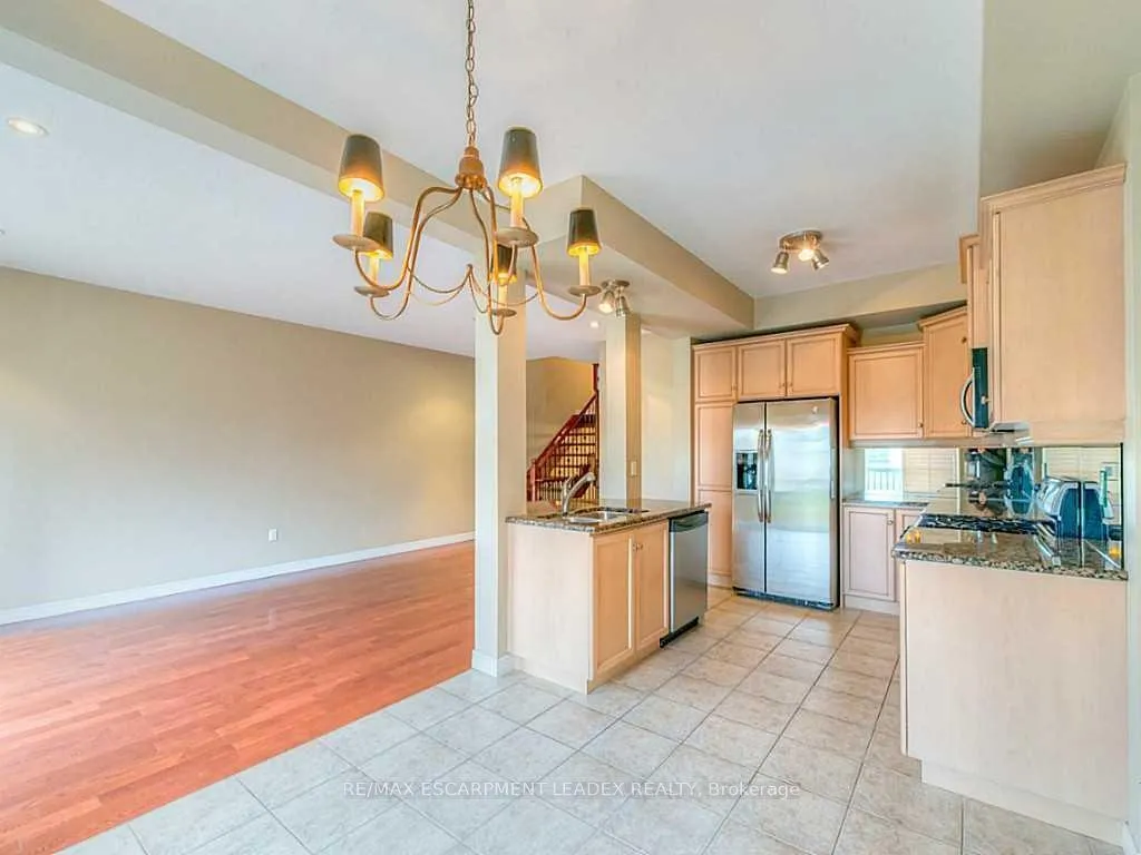 Photo 6 of Unit 9, 60 Cloverleaf Drive, Hamilton, Ancaster — HOMEH
