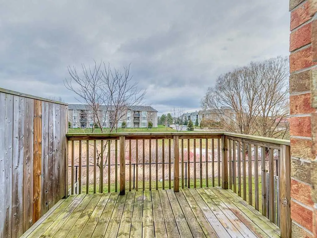 Photo 12 of Unit 9, 60 Cloverleaf Drive, Hamilton, Ancaster — HOMEH