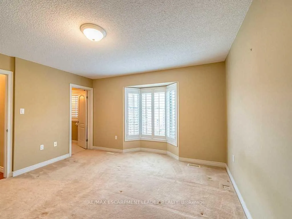 Photo 14 of Unit 9, 60 Cloverleaf Drive, Hamilton, Ancaster — HOMEH