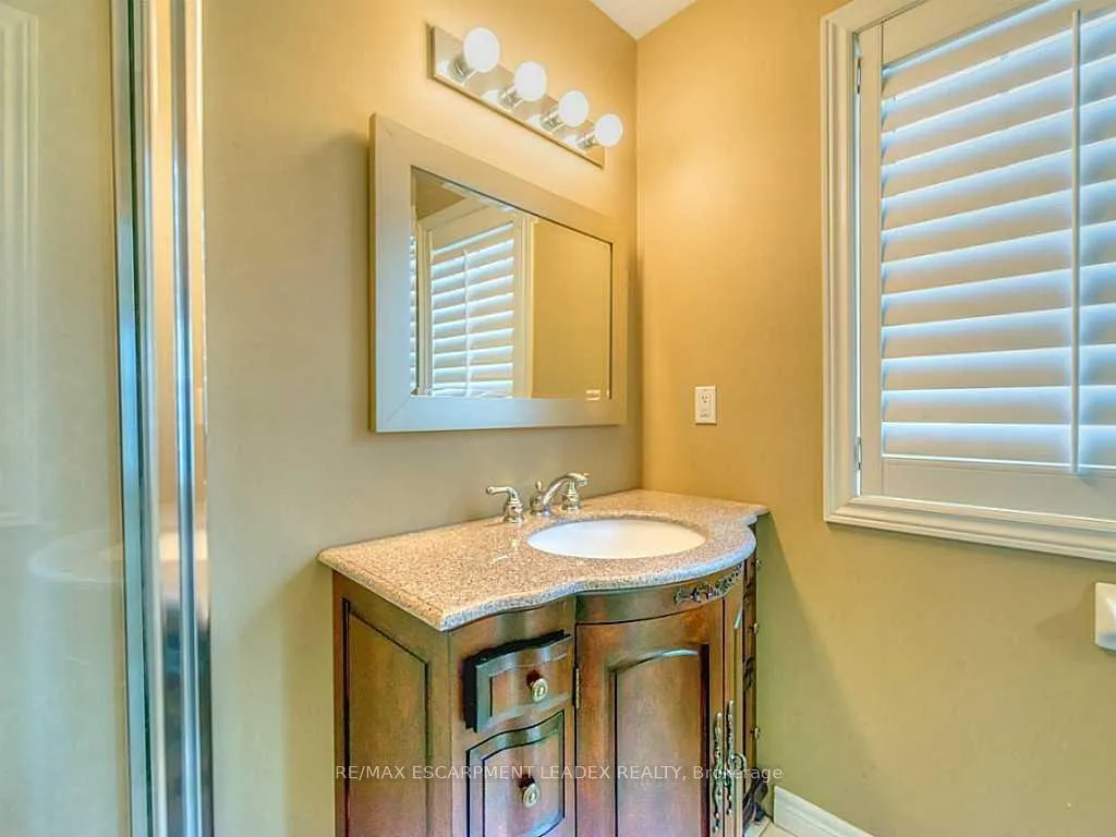 Photo 15 of Unit 9, 60 Cloverleaf Drive, Hamilton, Ancaster — HOMEH