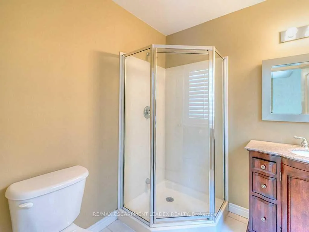 Photo 16 of Unit 9, 60 Cloverleaf Drive, Hamilton, Ancaster — HOMEH