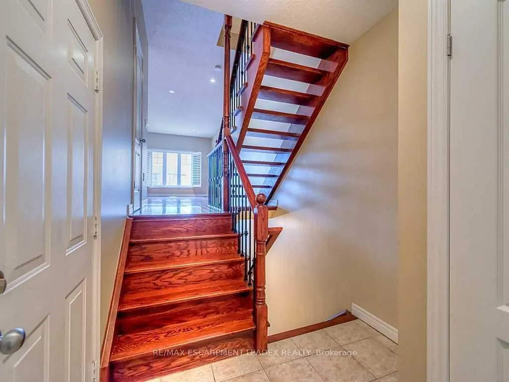 Photo 19 of Unit 9, 60 Cloverleaf Drive, Hamilton, Ancaster — HOMEH