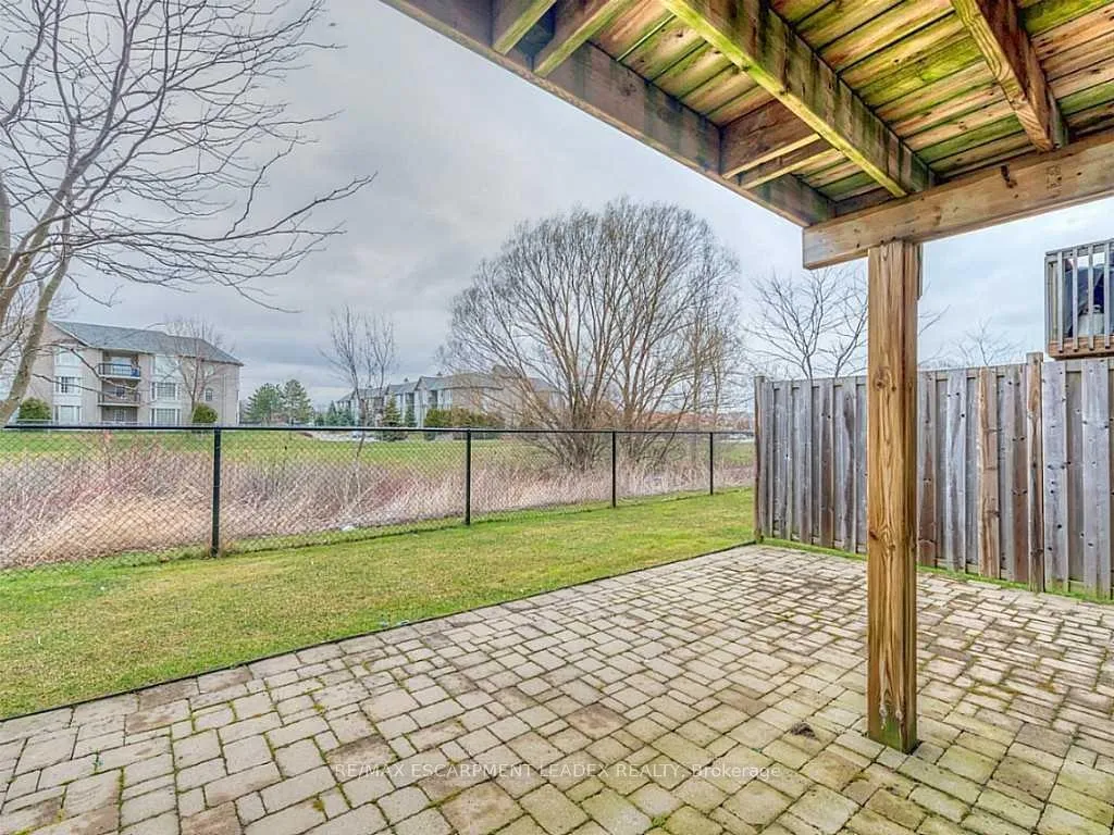 Photo 22 of Unit 9, 60 Cloverleaf Drive, Hamilton, Ancaster — HOMEH