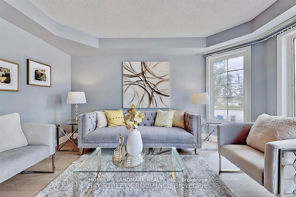 Photo 6 of 25 Tower Bridge Crescent S, Markham, Berczy — HOMEH