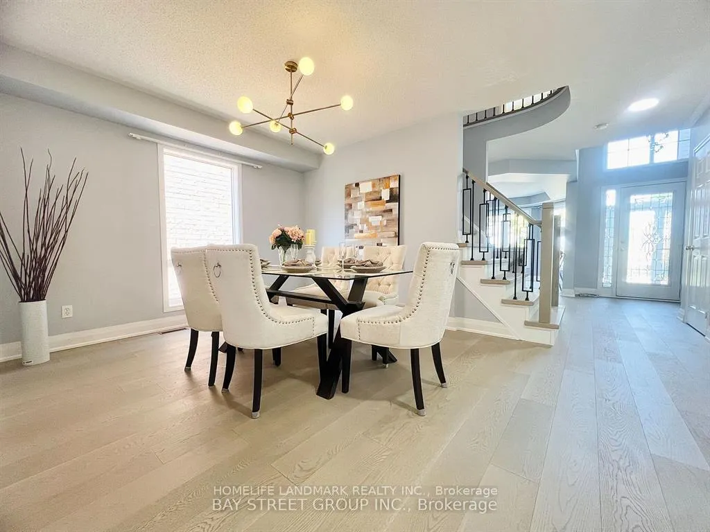 Photo 7 of 25 Tower Bridge Crescent S, Markham, Berczy — HOMEH