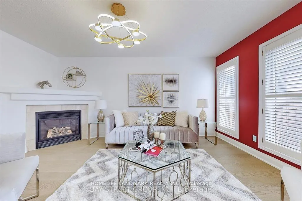 Photo 8 of 25 Tower Bridge Crescent S, Markham, Berczy — HOMEH