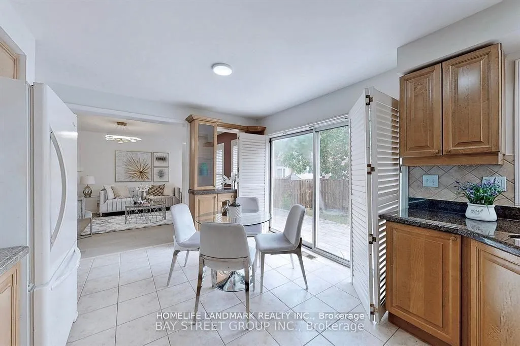 Photo 9 of 25 Tower Bridge Crescent S, Markham, Berczy — HOMEH