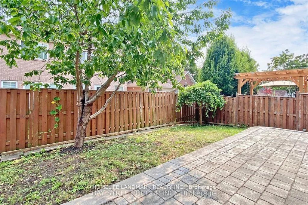 Photo 20 of 25 Tower Bridge Crescent S, Markham, Berczy — HOMEH