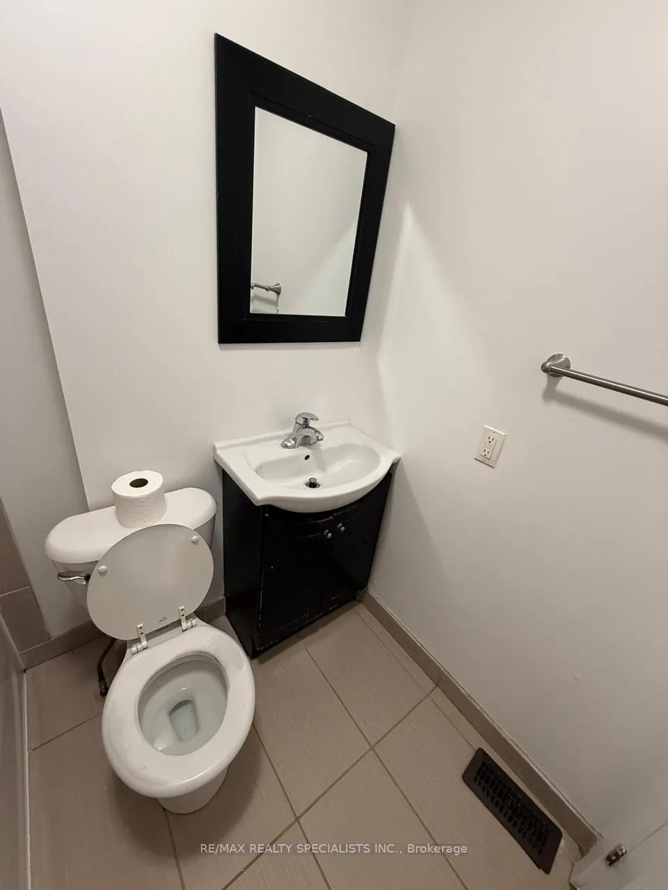 Photo 24 of Unit 6, 15 Scenic Drive, Kitchener — HOMEH