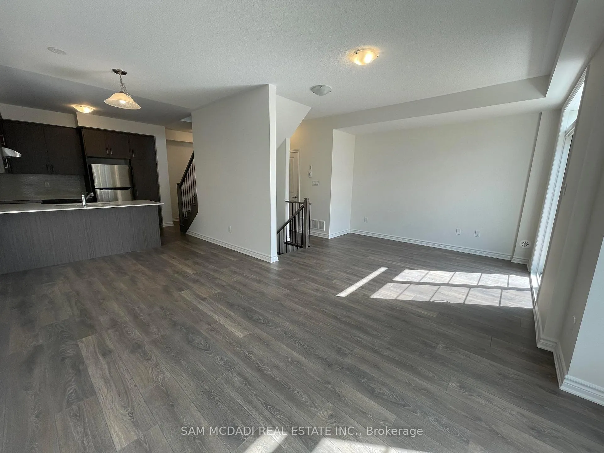 Photo 3 of 1170 Lloyd Landing Drive E, Milton, Ford — HOMEH