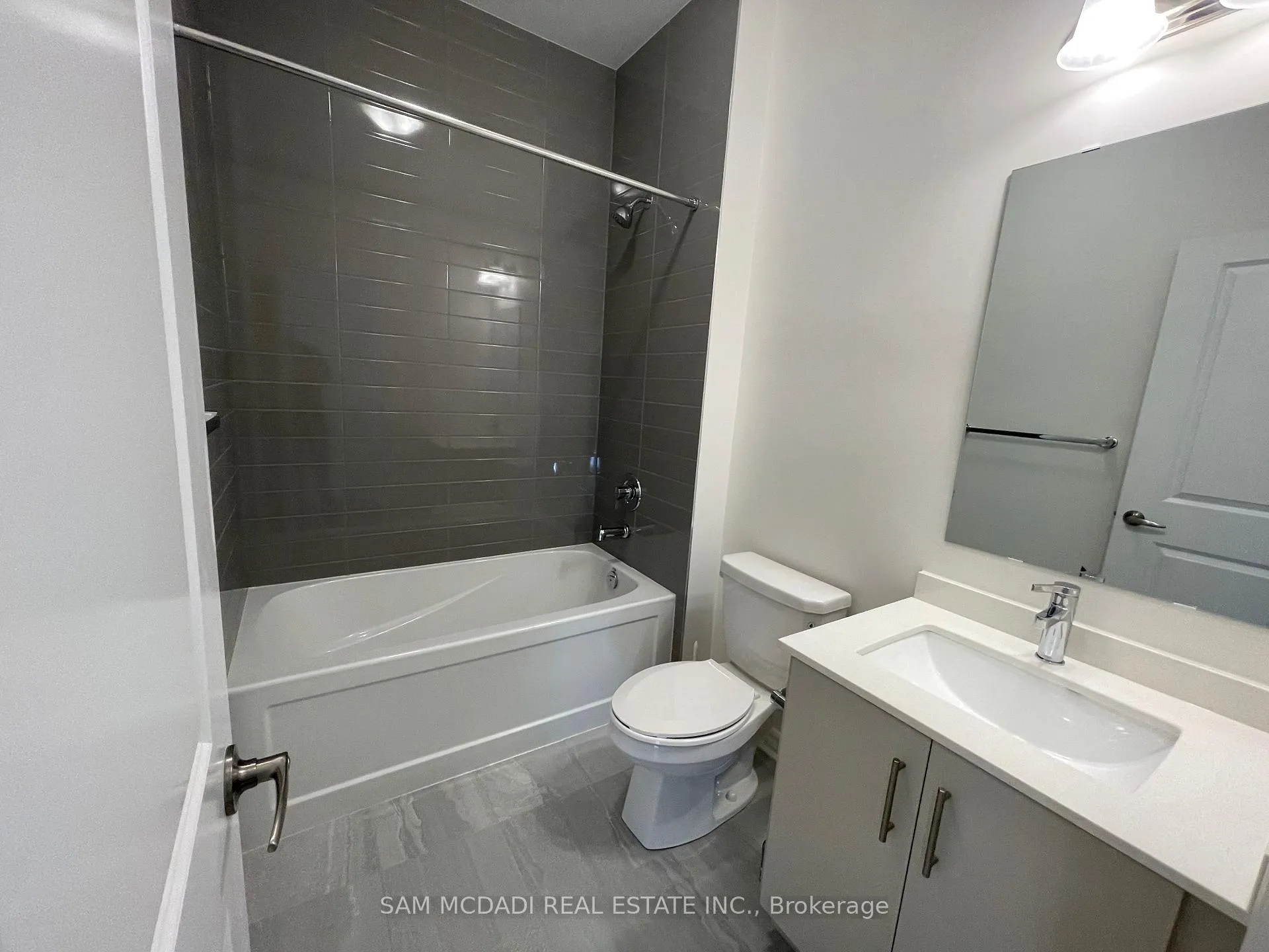 Photo 9 of 1170 Lloyd Landing Drive E, Milton, Ford — HOMEH