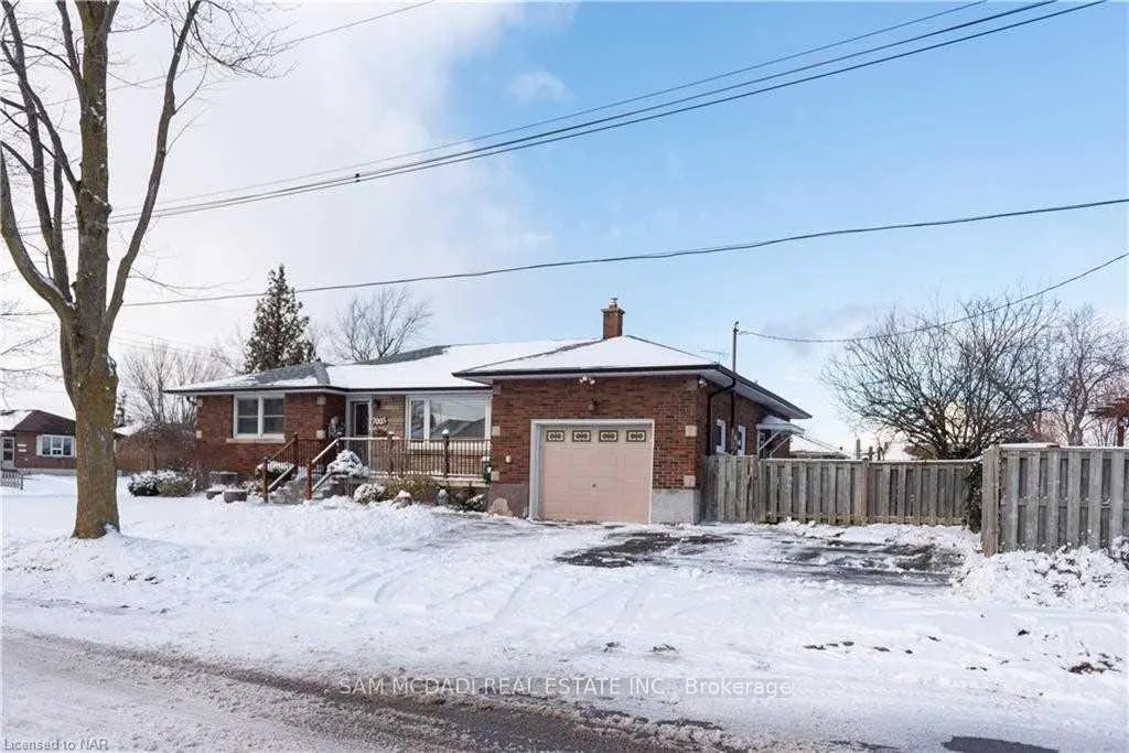 Photo 2 of Unit Upper, 7003 Ann Street, Niagara Falls, Arad/Fallsview — HOMEH