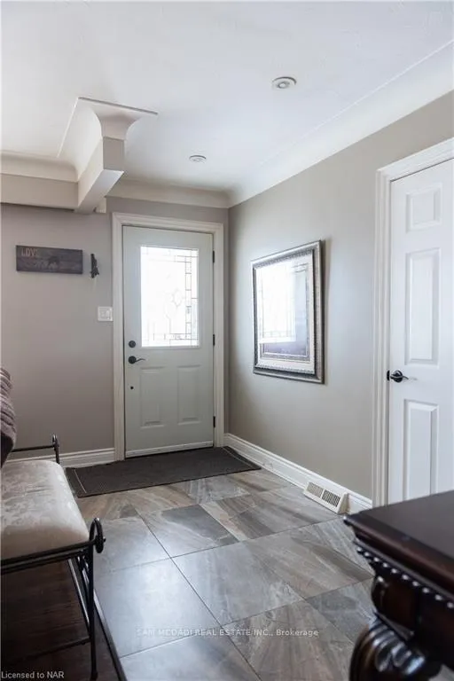Photo 3 of Unit Upper, 7003 Ann Street, Niagara Falls, Arad/Fallsview — HOMEH