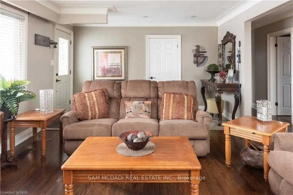 Photo 7 of Unit Upper, 7003 Ann Street, Niagara Falls, Arad/Fallsview — HOMEH