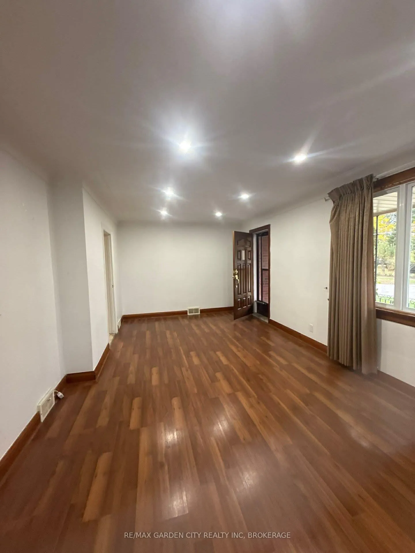 Photo 4 of Unit 1, 6688 Bellevue Street, Niagara Falls, Morrison — HOMEH