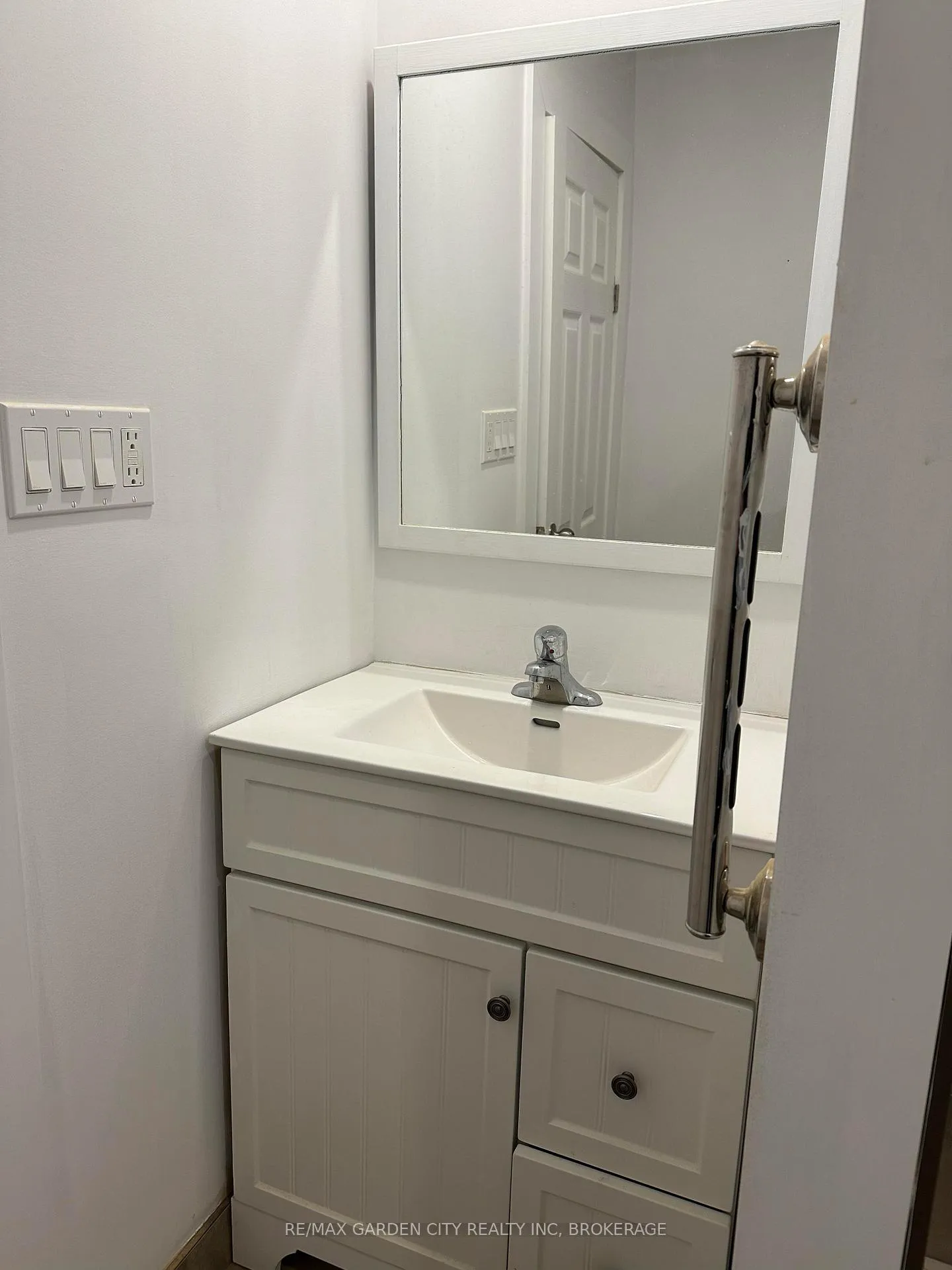 Photo 12 of Unit 1, 6688 Bellevue Street, Niagara Falls, Morrison — HOMEH