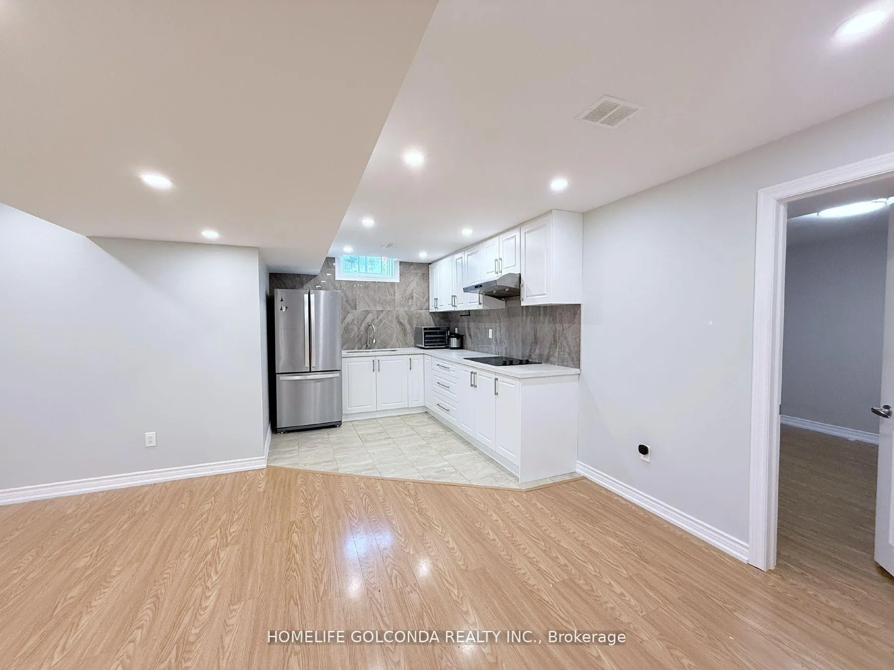 Photo 2 of 166 Hillcroft Drive, Markham, Milliken Mills East — HOMEH