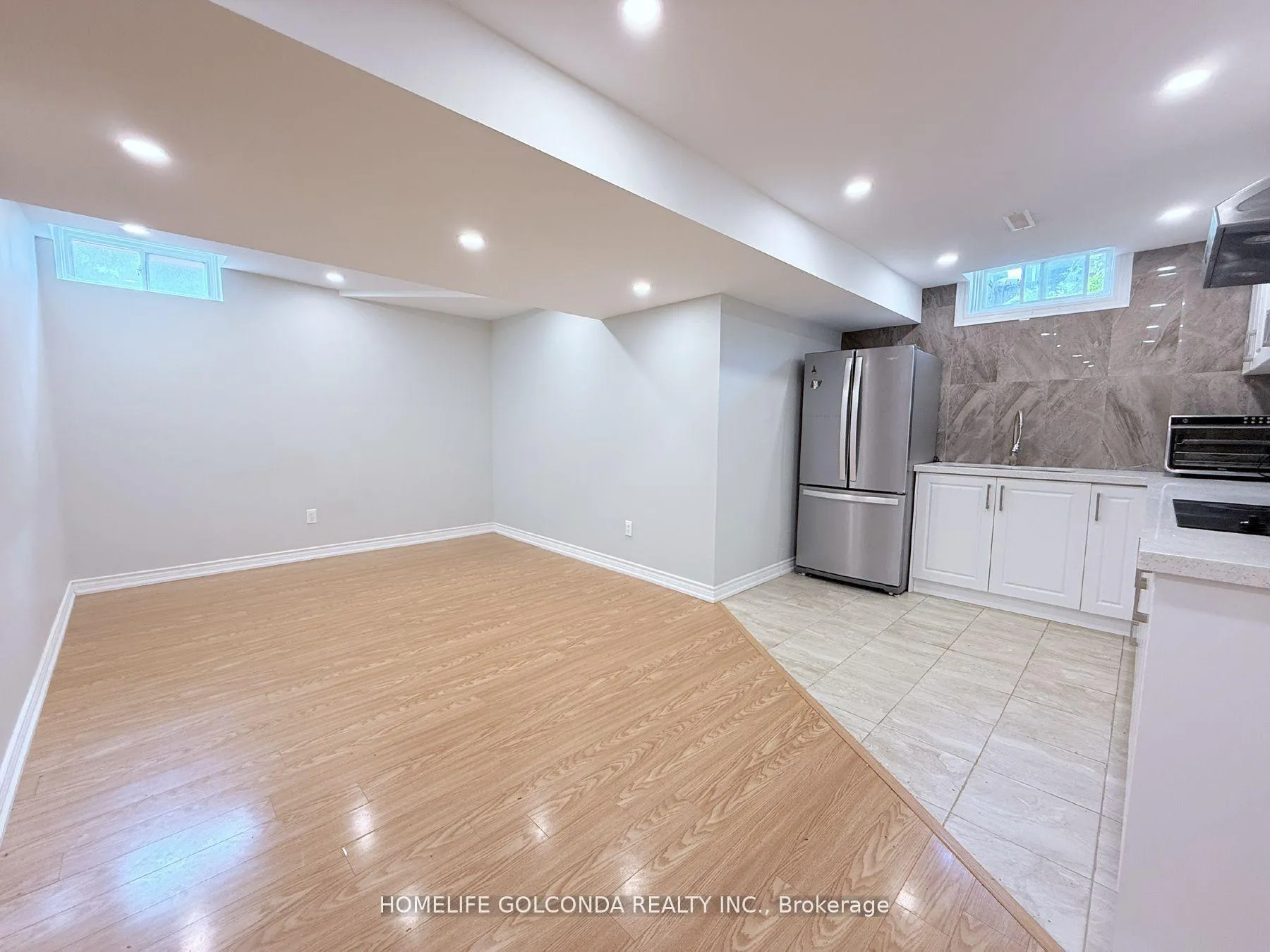 Photo 3 of 166 Hillcroft Drive, Markham, Milliken Mills East — HOMEH