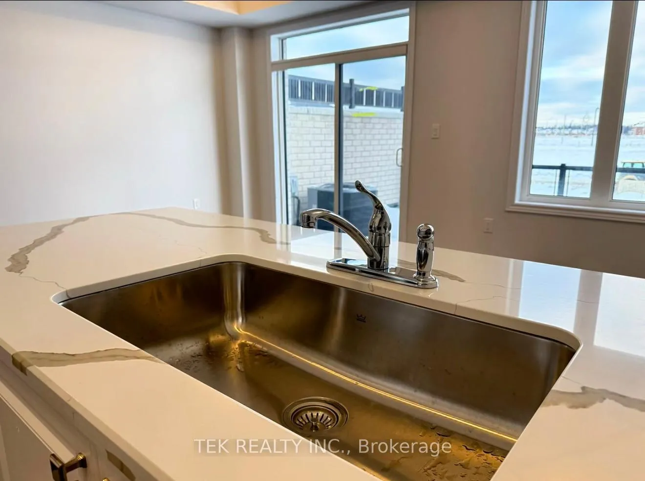 Photo 11 of 148 Vine Cliff Boulevard, Markham, Victoria Manor-Jennings Gate — HOMEH