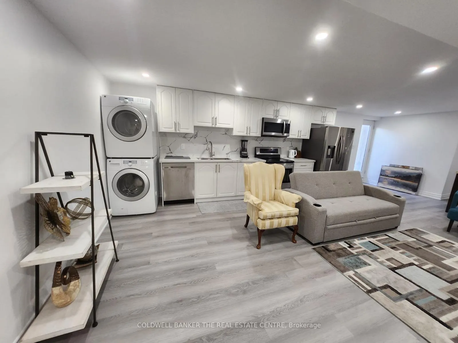 Photo 2 of 174 Trail Boulevard, Springwater, Centre Vespra — HOMEH