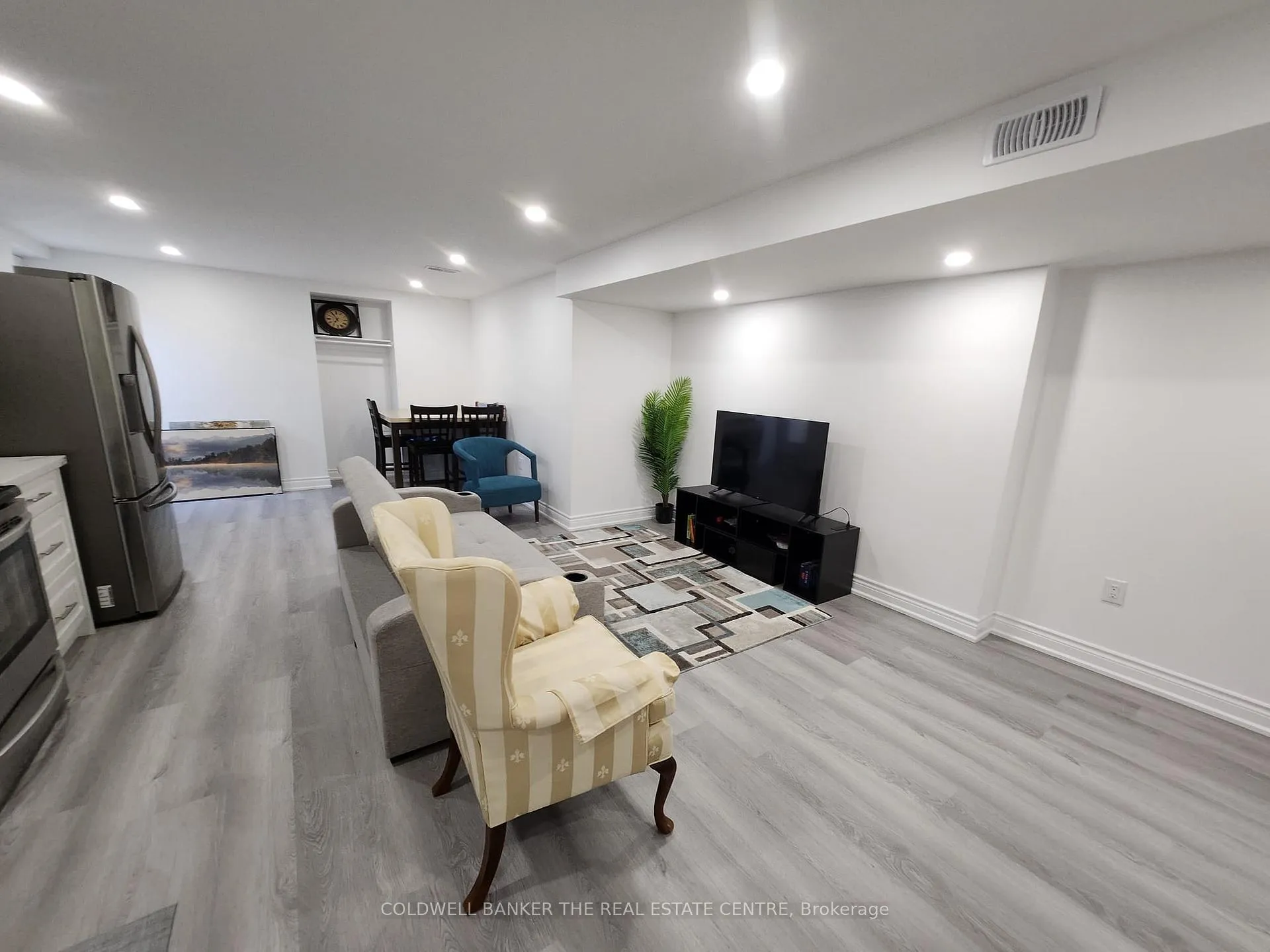Photo 3 of 174 Trail Boulevard, Springwater, Centre Vespra — HOMEH