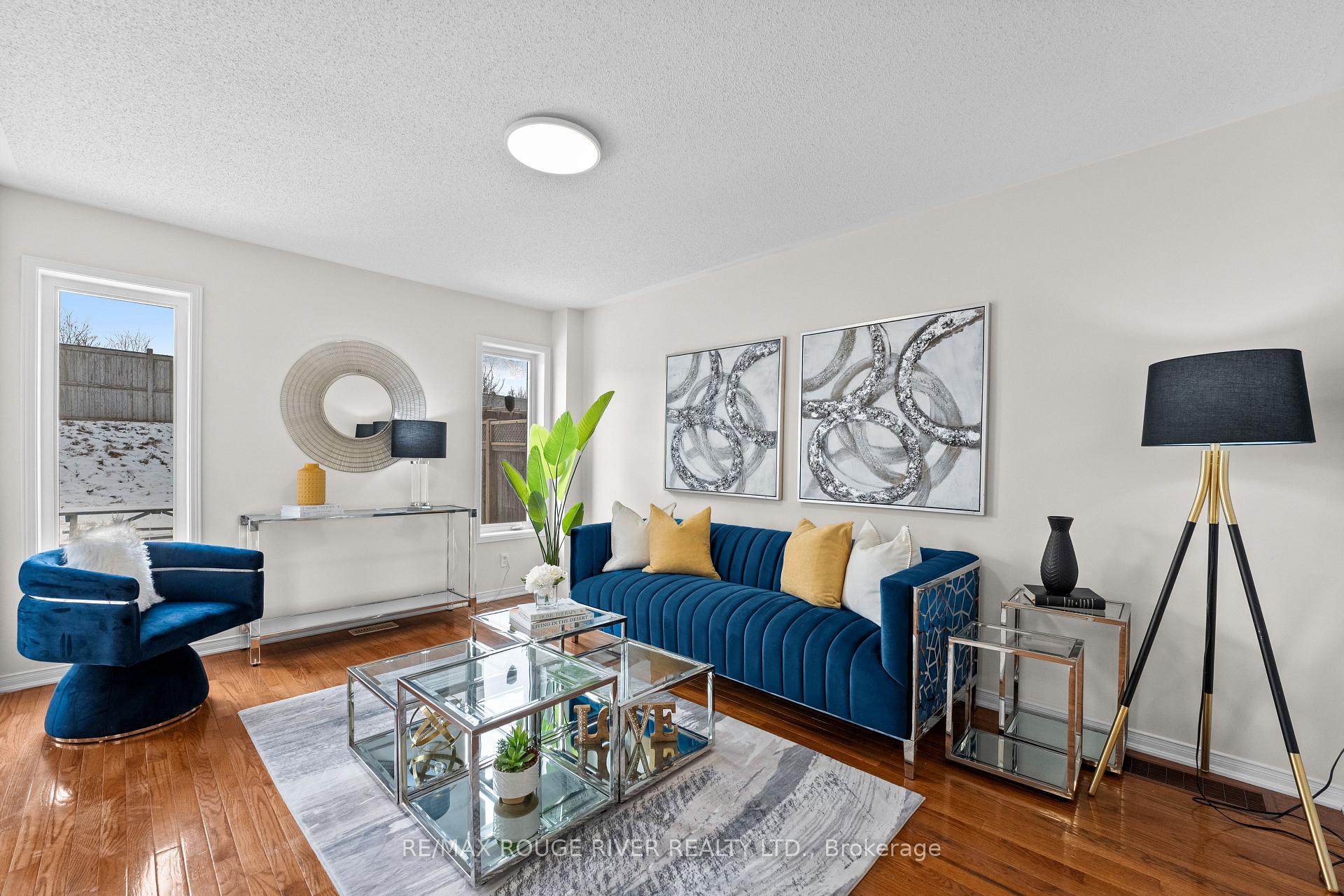 Photo 4 of 26 Carpendale Crescent, Ajax, Northeast Ajax — HOMEH
