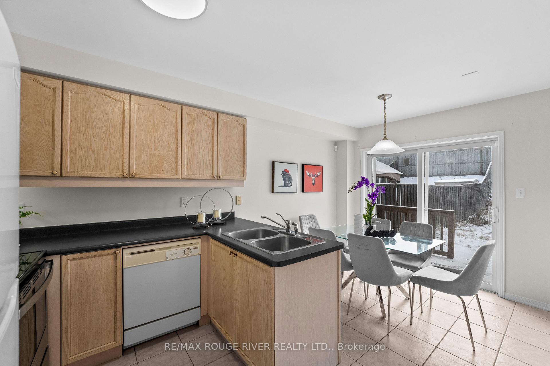 Photo 7 of 26 Carpendale Crescent, Ajax, Northeast Ajax — HOMEH