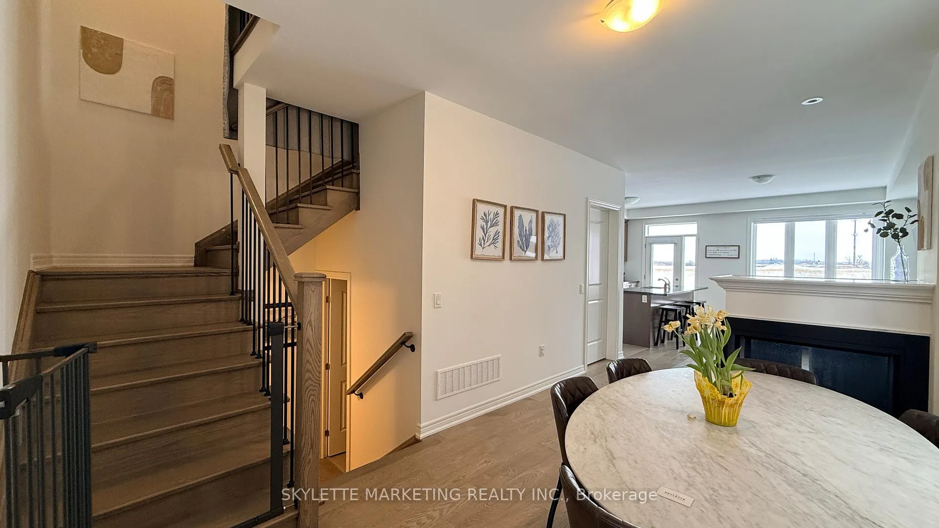 Photo 2 of 83 Picardy Drive, Hamilton, Stoney Creek Mountain — HOMEH