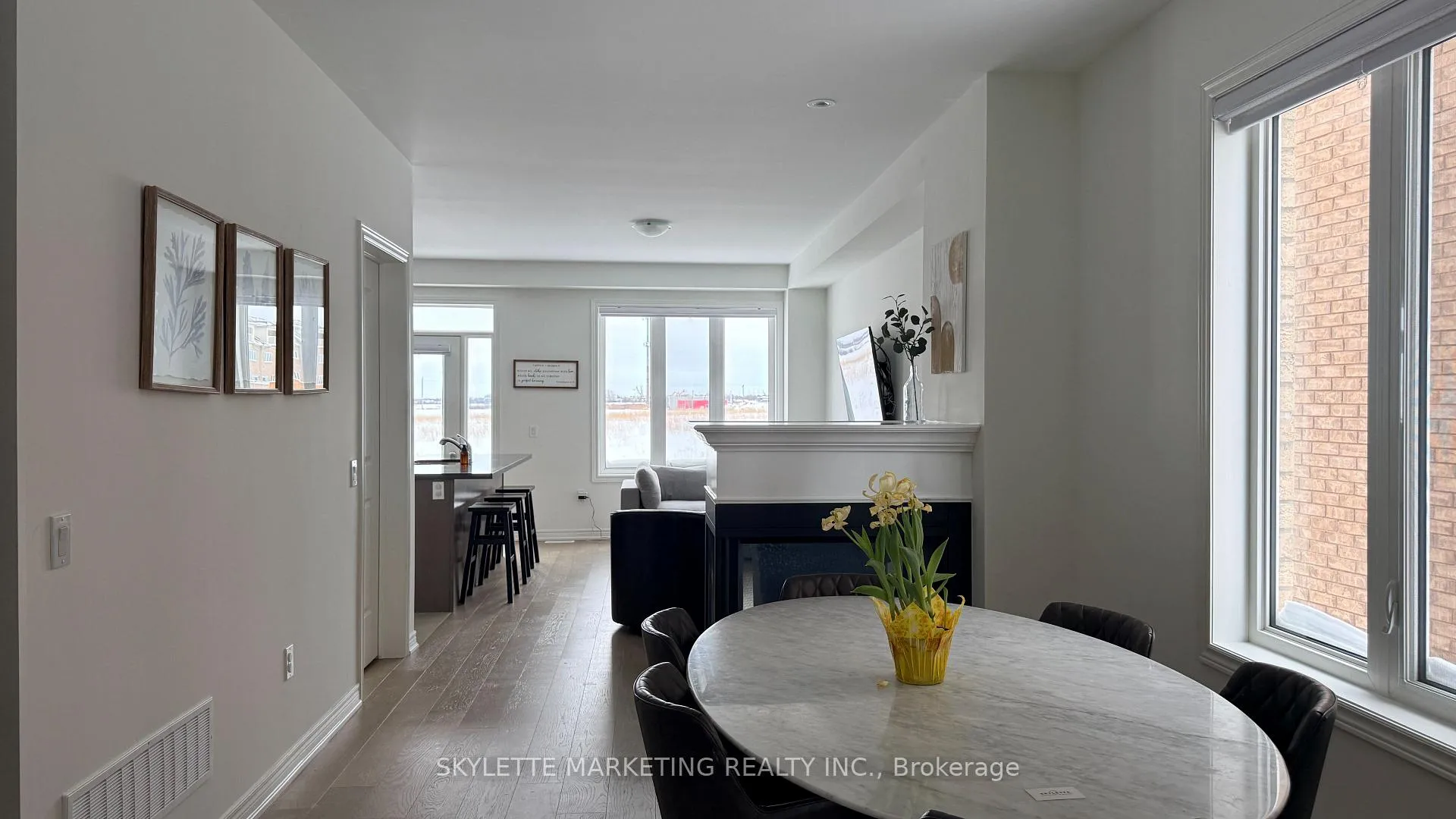Photo 3 of 83 Picardy Drive, Hamilton, Stoney Creek Mountain — HOMEH