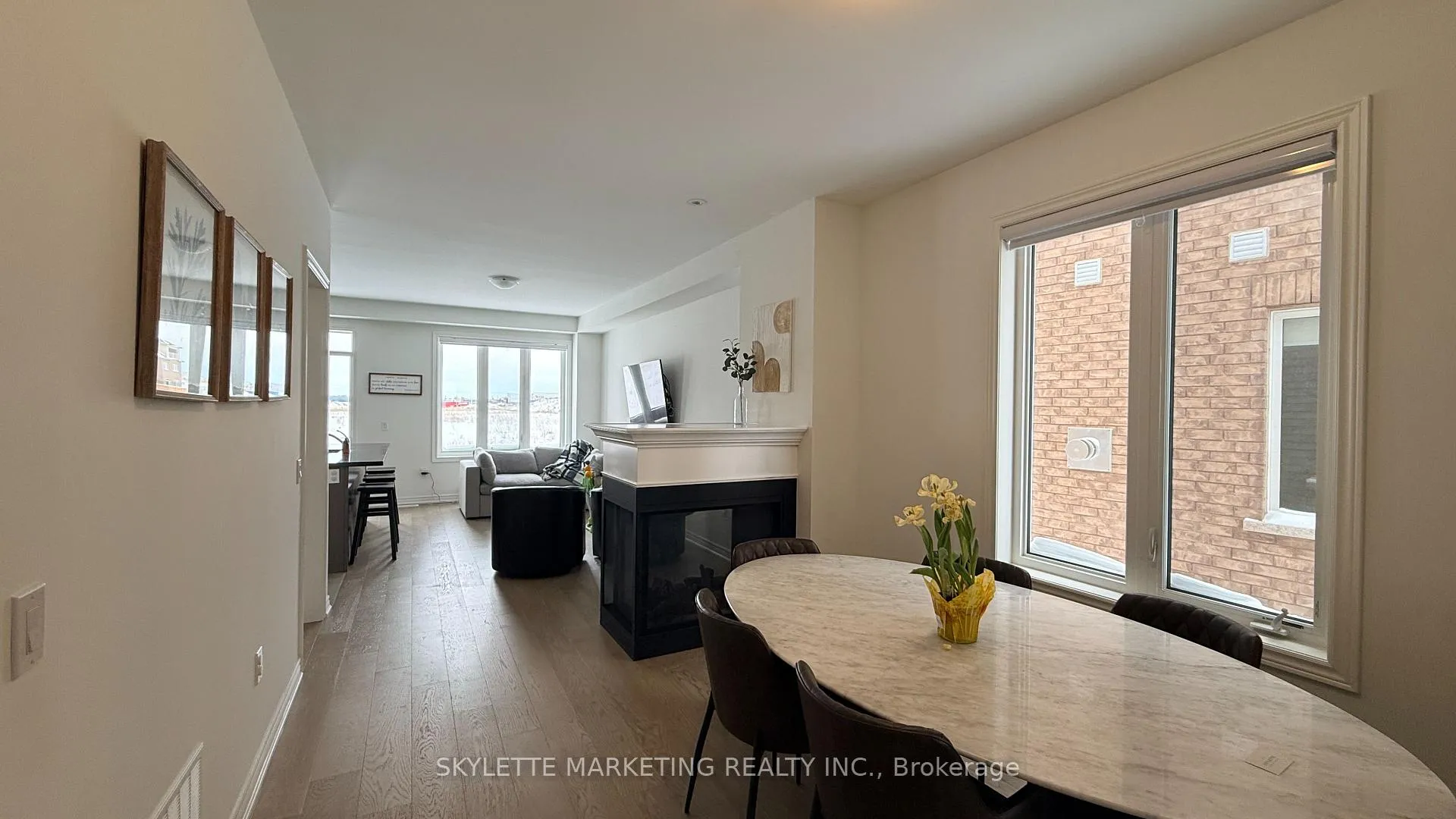Photo 4 of 83 Picardy Drive, Hamilton, Stoney Creek Mountain — HOMEH